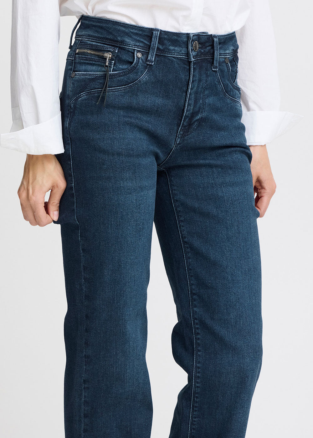 Karolina Straight Leg Jeans